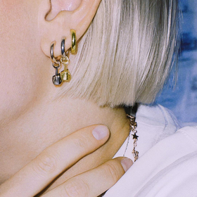 mascot black silver mono-earring
