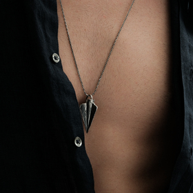 Three-pointed arrow pendant with silver coating