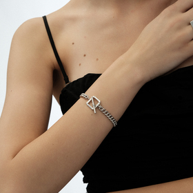 Silver chain bracelet with square lock