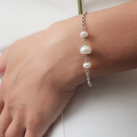 Pia pearl chain bracelet with silver coating