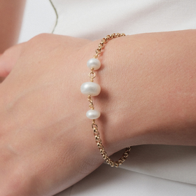 Gold-plated Pia pearl chain bracelet