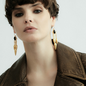 Gold-plated PETRA earrings with natural onyx inserts