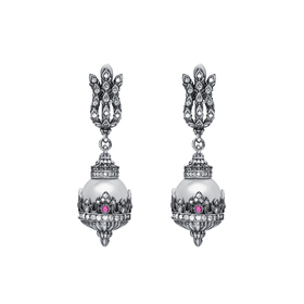 Silver-plated crown earrings with pearls