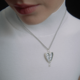 Necklace with a heart with silver glass