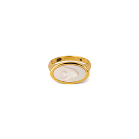 Gold-plated signet ring with mother-of-pearl with fish