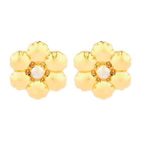 Golden clip-on earrings with spherical flowers