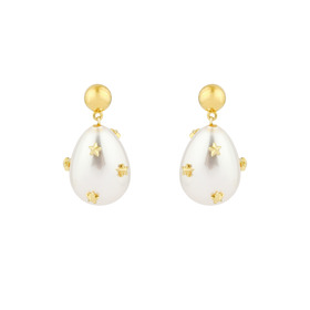 Small golden earrings with pearl pendants and stars