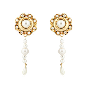 Round gold-plated clips with pearl pendants