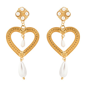 Gold-plated clips in the form of hearts