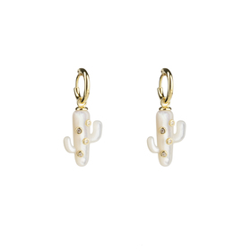 Pearl earrings with cactus-shaped crystals
