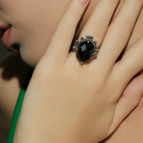 Silver ring with aventurine, from the Fly me to the moon collection