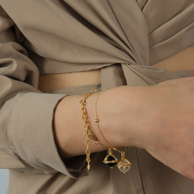 Gold-plated bracelet with round crystal