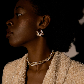 chin-chin necklace with river pearls and crystals
