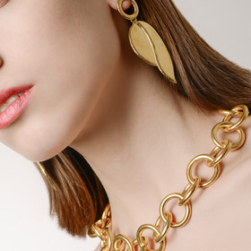 Gold-plated choker made of CHUNKY CHAIN large links