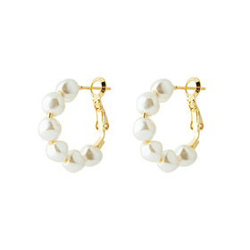 small hoop earrings with pearls