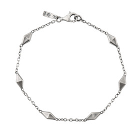 Silver chain bracelet with diamond-shape segments