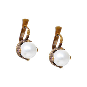 Small gold-plated crown earrings with pearls