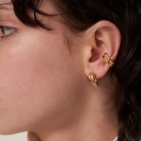 The small golden tube ear cuff