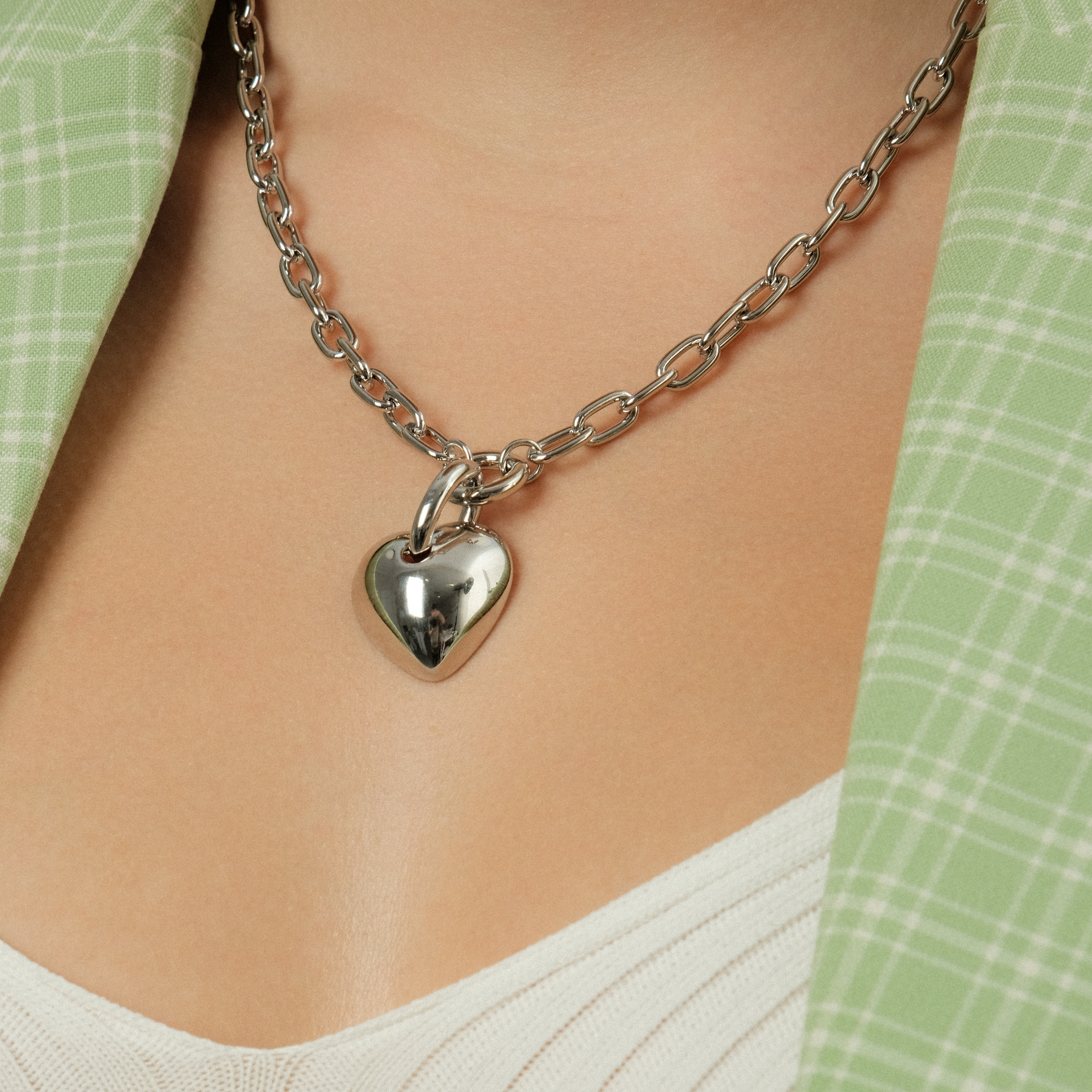 Chunky silver heart necklace top