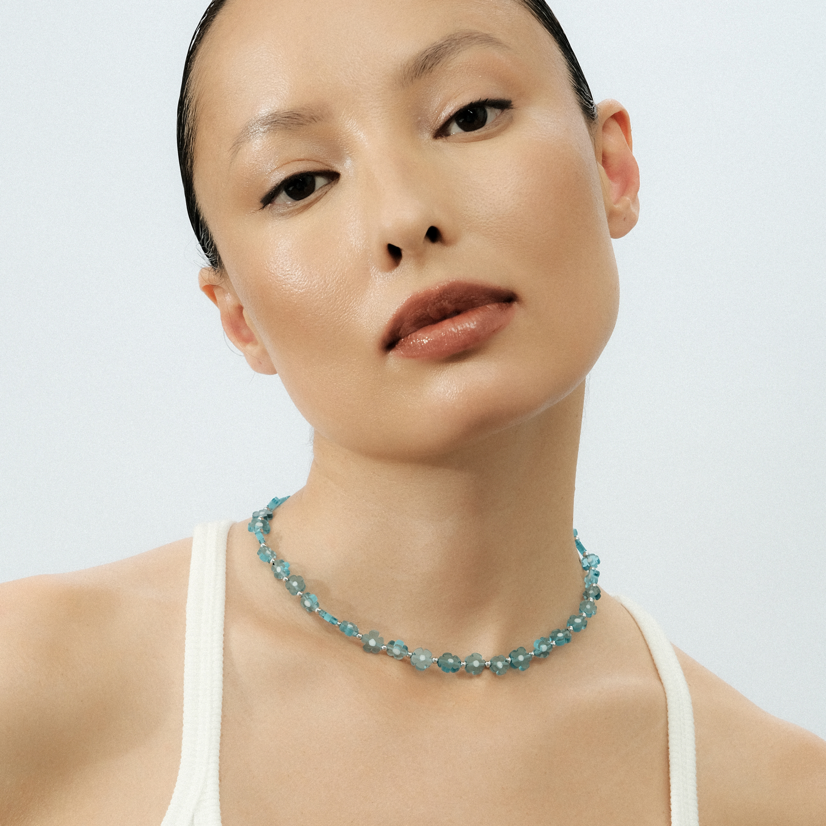 Flower Power Blue. Choker of blue flowers with silver balls buy