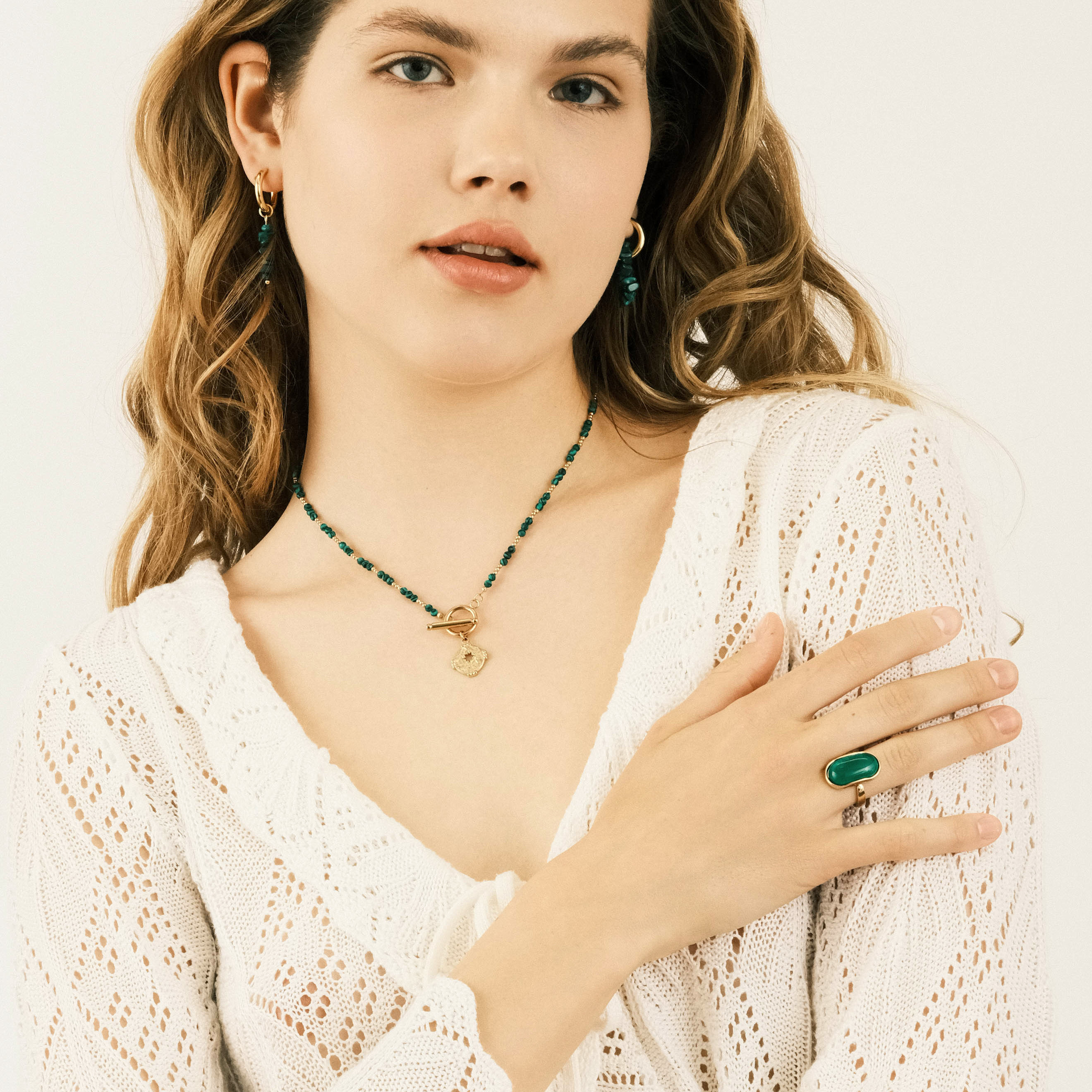 Na medallion necklace deals