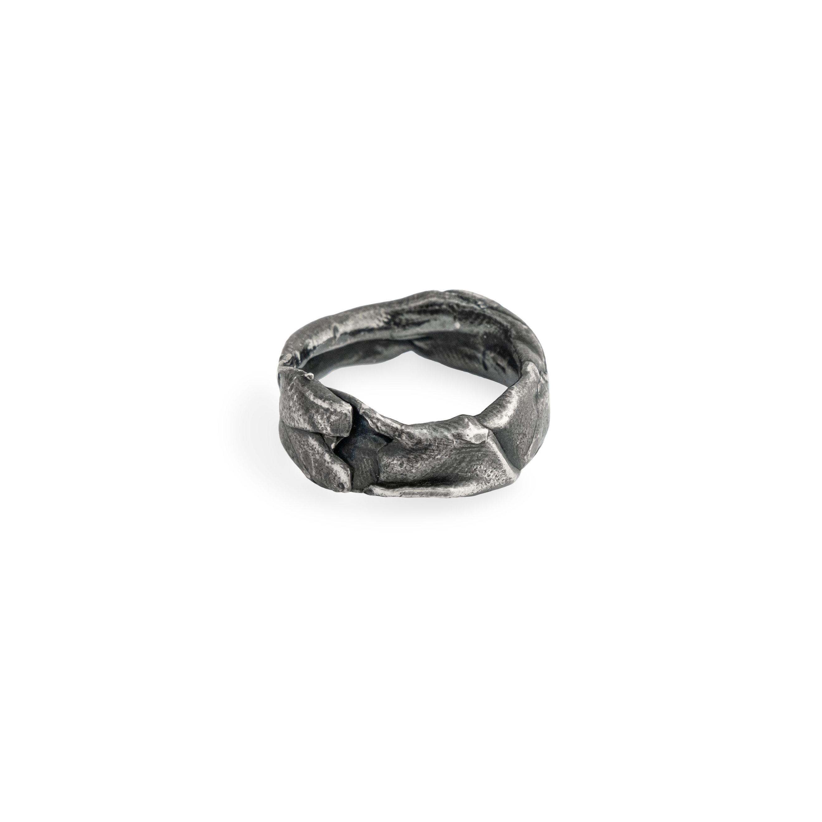 Victoria Serpente Ring in Blackened Silver